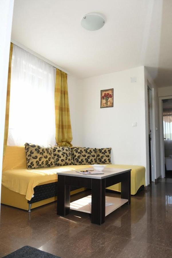 Apartamento Sobe Alex Veliko Gradište Exterior foto