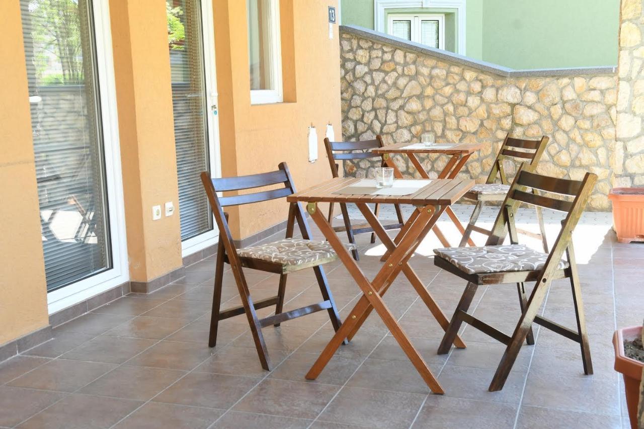 Apartamento Sobe Alex Veliko Gradište Exterior foto