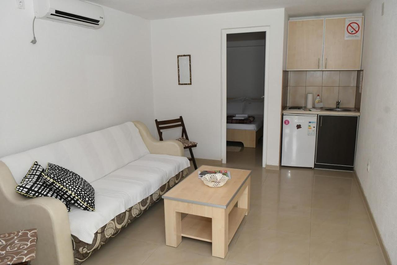 Apartamento Sobe Alex Veliko Gradište Exterior foto